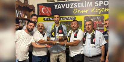 Zeki Çelik, Yavuzselim Spor Kulübü'nü ziyaret etti: 'Roma'da mutluyum, Bursaspor Süper Lig'e dönecek'