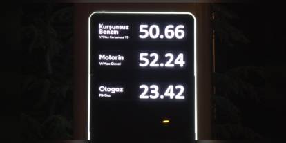 Benzine 1,51 TL, Motorine 3,30 TL Zam: Ankara'da Akaryakıt Kuyrukları