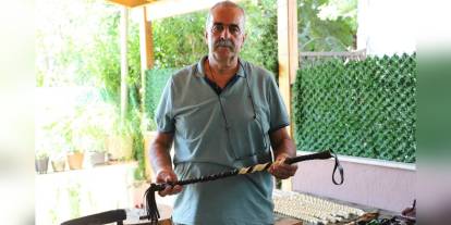 İzmir'de dana sinirinden kamçı yapan tek tescilli usta: 'Mesleği gençlere öğretmek istiyorum'