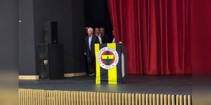 Aziz Yıldırım genç Fenerbahçelilerle buluştu: 'Kulübümüzün geleceği için çalışmalıyız'