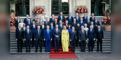 Erdoğan, NATO zirvesi akşam yemeğinde Trump ve diğer liderlerle bir araya geldi