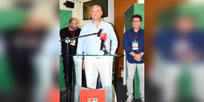 Karşıyaka'da kayyum tehlikesi atlatıldı: Aygün Cicibaş başkan seçildi