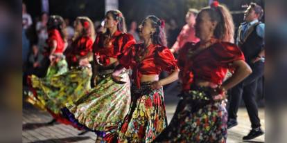 Antalya'da uluslararası dans festivali: 5 ülkeden 150 dansçı sahne aldı