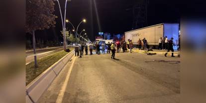 Çankırı'da polis aracı TIR'a çarptı: 2 ölü, 3 yaralı