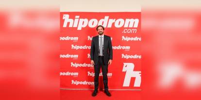 99. Gazi Koşusu Veliefendi'de koşuldu: Ünlüler Hipodrom.com locasından izledi