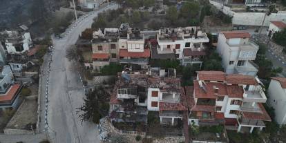 İzmir'de orman yangını sürüyor: 5 köy ve 2 mahalle tahliye edildi