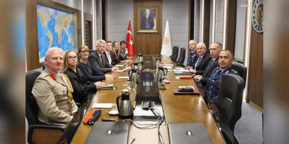 Güler, Woodburn ve Morris görüştü