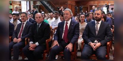 Boğaziçi Üniversitesi'nde Akar ve Wallace buluştu: Savunma alanında bilgi alışverişi