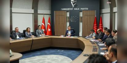 CHP MYK toplandı: 3 belediye başkanının gözaltına alınmasının ardından acil karar