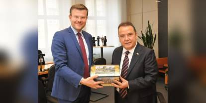 Nürnberg Belediye Başkanı König: Antalya Büyükşehir Belediye Başkanı Böcek'in gözaltına alınmasından endişe duyuyorum