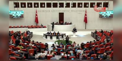 TBMM'de CHP'li protesto: 'Hak, hukuk, adalet'