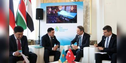 Bayraktar ve Akkenzhenov Viyana'da buluştu: Hidrokarbon iş birliği görüşüldü