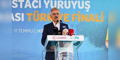 Uraloğlu, Kırıkkale'de Postacı Yürüyüş Yarışması'nda adayları izledi