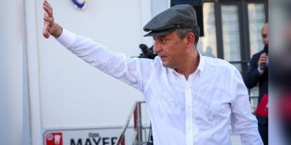Özgür Özel, Adıyaman'da Tutdere'yi ziyaret etti: 'Bu, Adıyaman'a yapılmış bir kötülük'