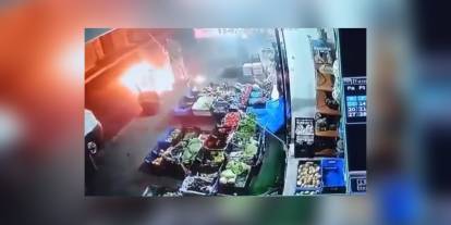 Küçükçekmece'de markete molotofkokteyl saldırısı: İş yeri sahibi ateşi söndürdü