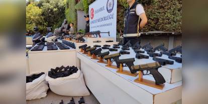 İstanbul'da 89 şüpheli gözaltına alındı: Çok sayıda silah ve uyuşturucu ele geçirildi