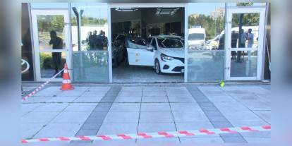Küçükçekmece'de oto galeriye silahlı saldırı: 1 yaralı