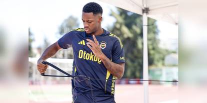 Jhon Duran, Fenerbahçe kampında ilk antrenmanını yaptı
