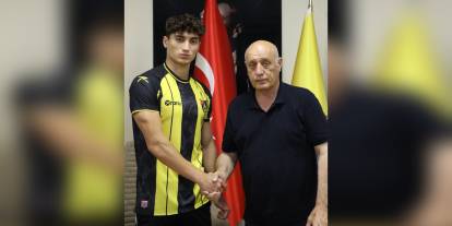 İstanbulspor, Ertuğrul Sandıkcı ile 5 yıllık sözleşme imzaladı