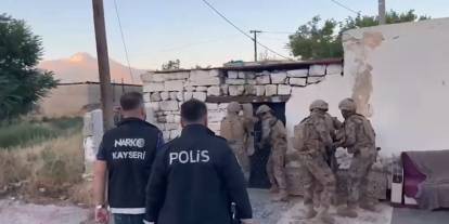 Yerlikaya'dan uyuşturucu operasyonları açıklaması: 927 kilo uyuşturucu ve 1 milyon hap ele geçirildi