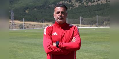 Hatayspor Teknik Direktörü Şahin: Aynı grupla düştüğümüz yere geri çıkmak için çalışacağız