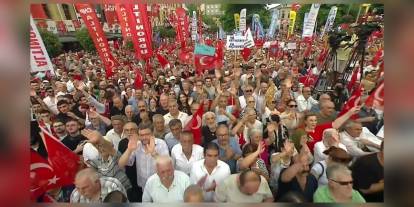 Trabzon'da CHP mitingi: İmamoğlu'na özgürlük ve erken seçim talebi