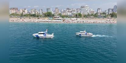 Antalya deniz polisi, turizm sezonunda 24 saat görevde: 3 dakikada müdahale