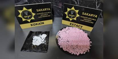 Sakarya'da uyuşturucu operasyonu: 795 ecstasy hap ve 31 gram kokain ele geçirildi