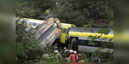 Baden-Württemberg'de tren kazası: 3 ölü, 41 yaralı