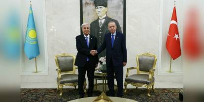 Erdoğan, Tokayev'i Ankara'da karşıladı