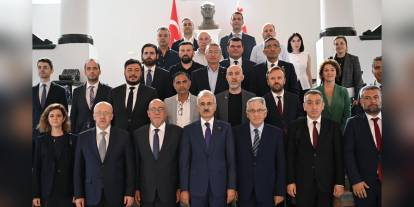 Uraloğlu, Gürcistan'da Türk iş insanlarıyla buluştu