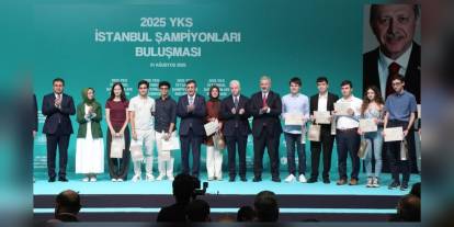 Yılmaz: 2025 YKS İstanbul şampiyonları için 'Her adımınız Türkiye Yüzyılı'nda ülkemizin geleceğini de şekillendirecektir'