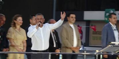 Özgür Özel, Aksaray'da miting düzenledi: 'Cumhuriyet Halk Partisi varsa, Cumhuriyet'in teminatı orada'