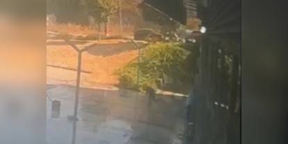 Küçükçekmece'de galeri önünde silahlı saldırı: 1 ağır yaralı