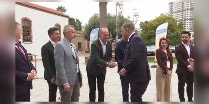 İzmir Seninle Projesi: Gençlere iş dünyasında kariyer olanağı
