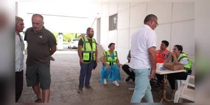 Antalya'da çiftçilere 10 ton kaolin kili hibe edildi