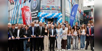 Gemlik Gençlik Merkezi hizmete açıldı: Başkan Bozbey, yeni merkezlerin de yakında açılacağını duyurdu