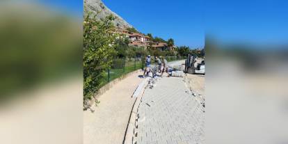 Marmaris'te Bağlıiçi'nde yol çalışmaları sürüyor: Okulların açılmadan tamamlanması hedefleniyor