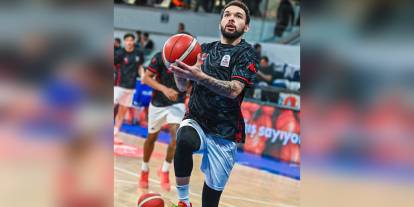 Karşıyaka, Mike Moore ve Chris Chiozza ile anlaştı