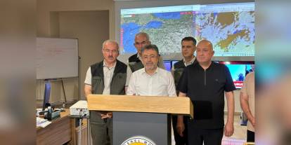 Yumaklı'dan Çanakkale yangınları açıklaması: 131 kişi tahliye edildi