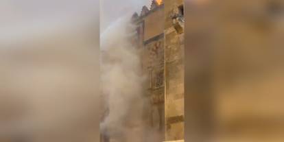 Kurtuba Camii-Katedrali'nde yangın: Çatıya sıçrayan alevler söndürüldü