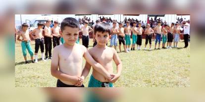 Erzurum Ovası Güreş Festivali'nde güneş pehlivanları zorladı
