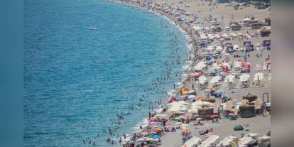 Antalya, 46,6 dereceyle Türkiye'nin en sıcak noktası oldu