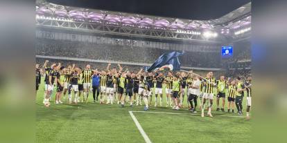 Fenerbahçe, Feyenoord'u 5-2 yenerek Şampiyonlar Ligi play-off turuna yükseldi