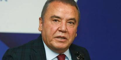 Muhittin Böcek'in oğlu havalimanında gözaltına alındı