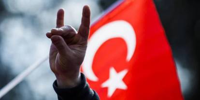 MHP, Malazgirt kutlamalarında "üç hilal" ve "bozkurt" işaretlerini yasakladı